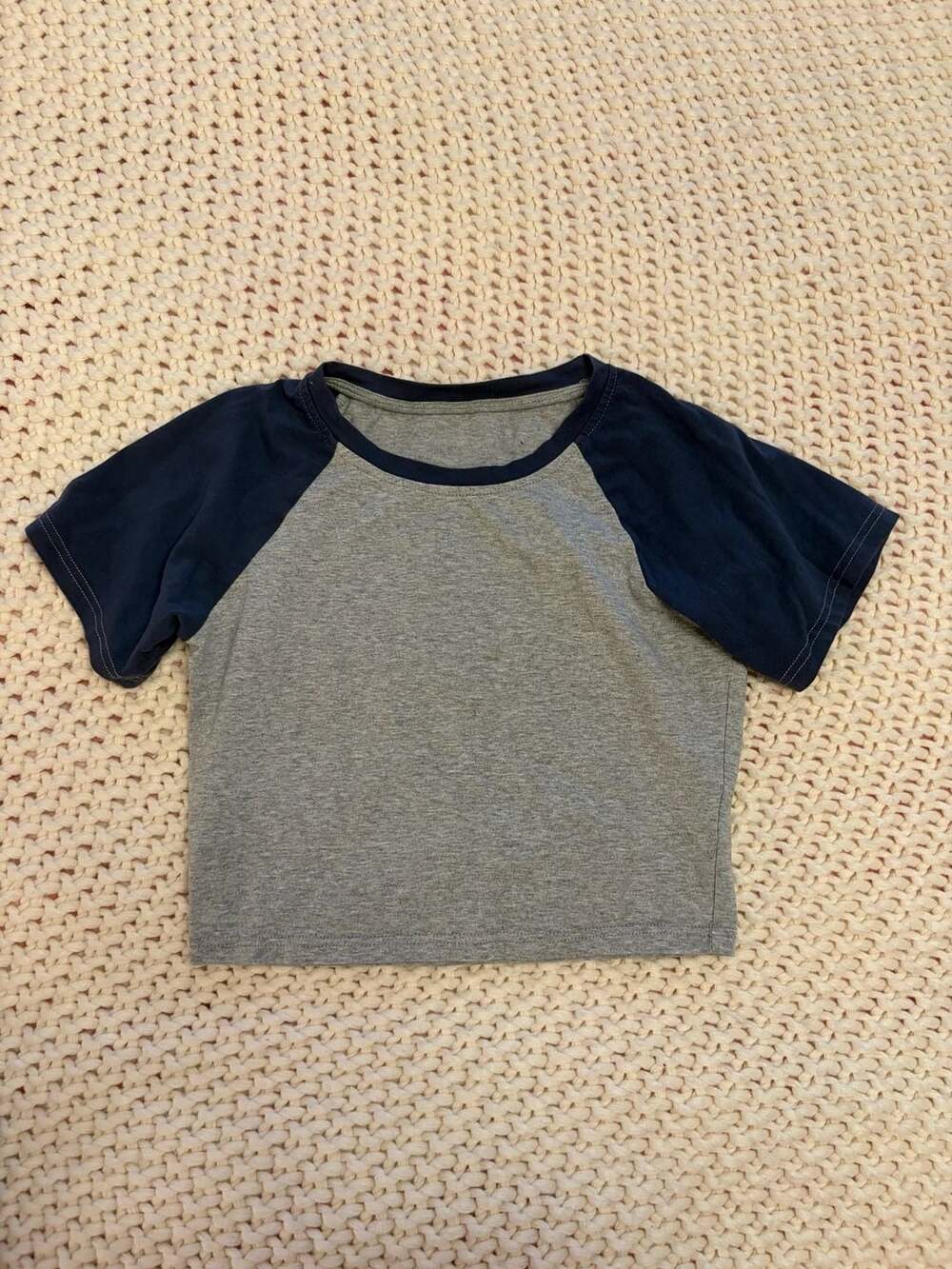 SHEIN Short-Sleeved Crop Top Baseball Tee Gray With Navy Blue Sleeve